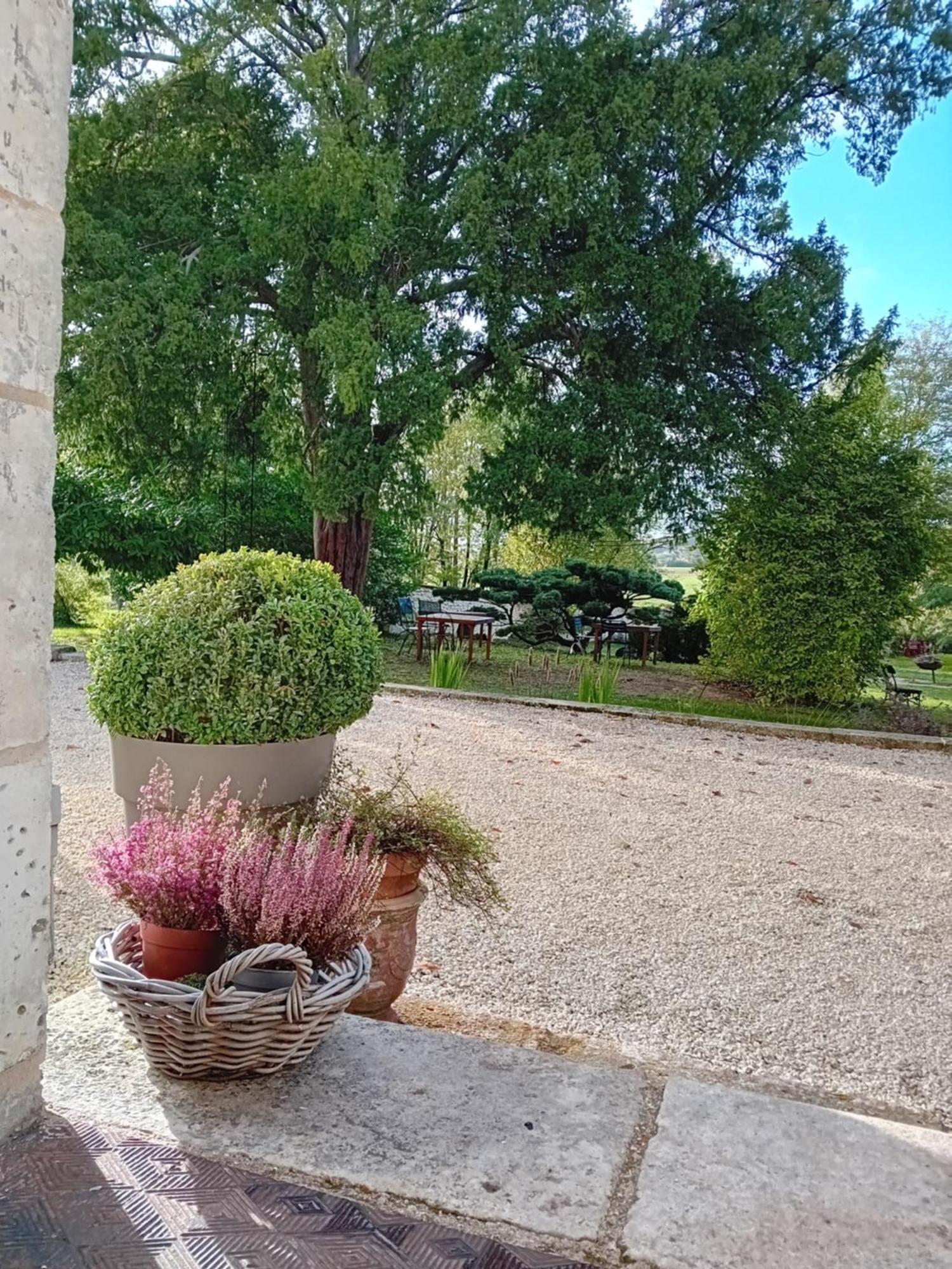 Maison Blanche Cherval 外观 照片